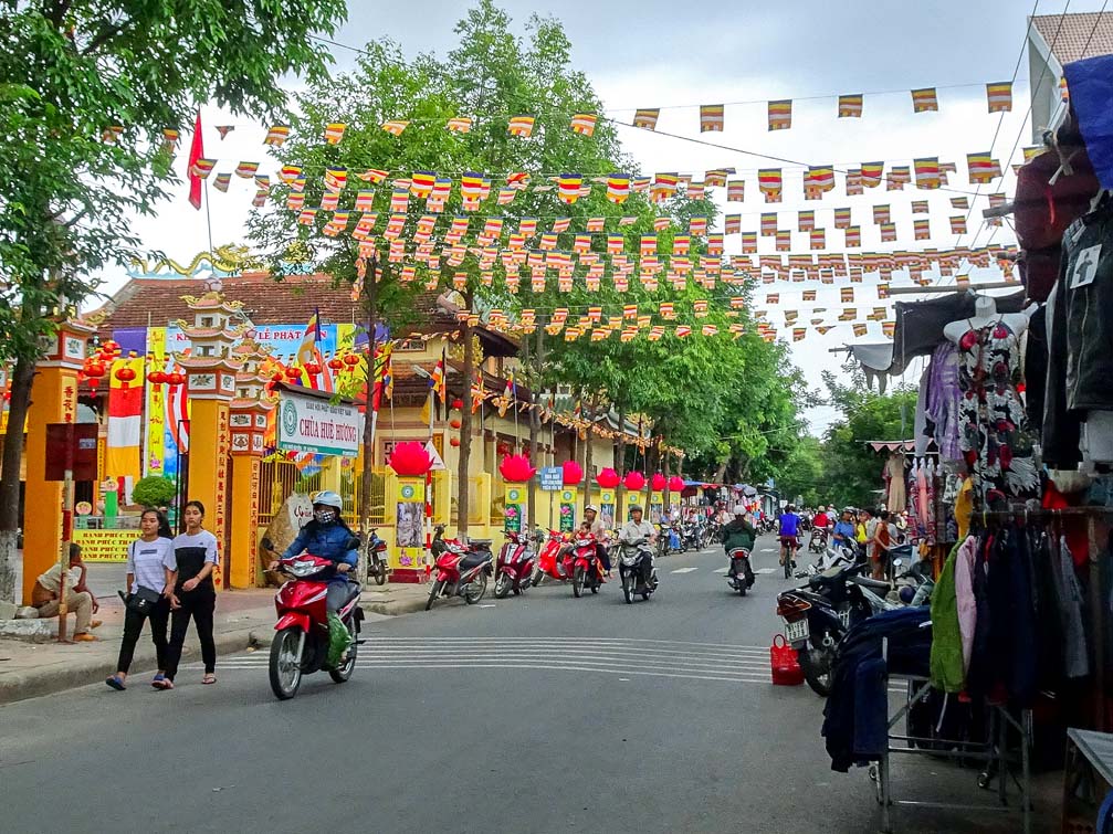 Chùa Huệ Hương, đường Ngô Quyền thành phố Kon Tum tỉnh Kon Tum